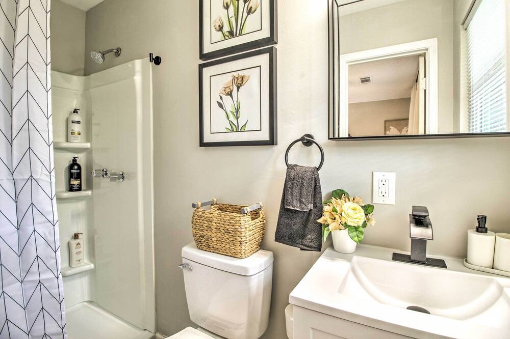 Photo of Bathroom in Hinesville