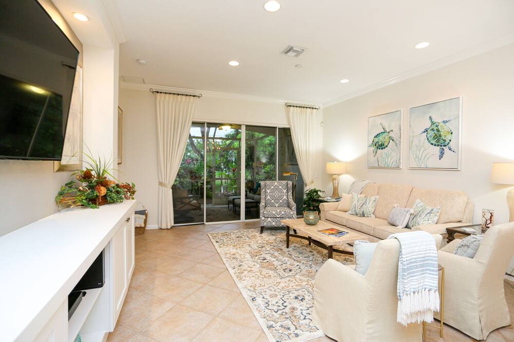 Photo of Livingroom in Naples