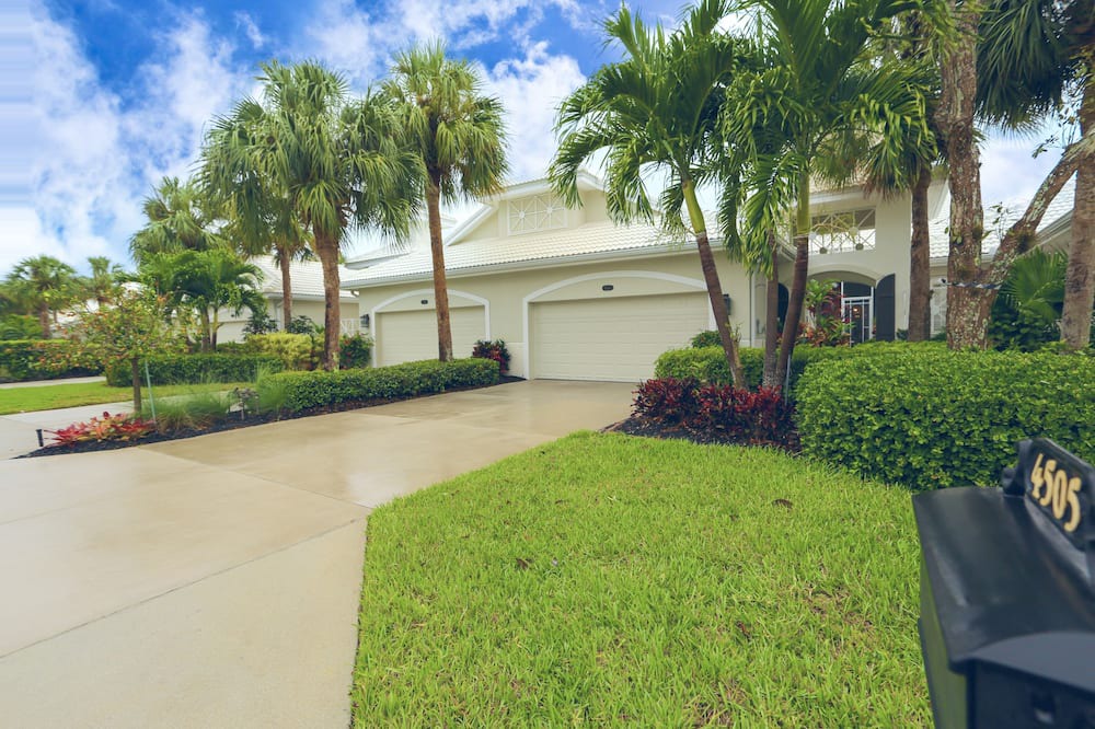 Photo of Outdoor in Naples