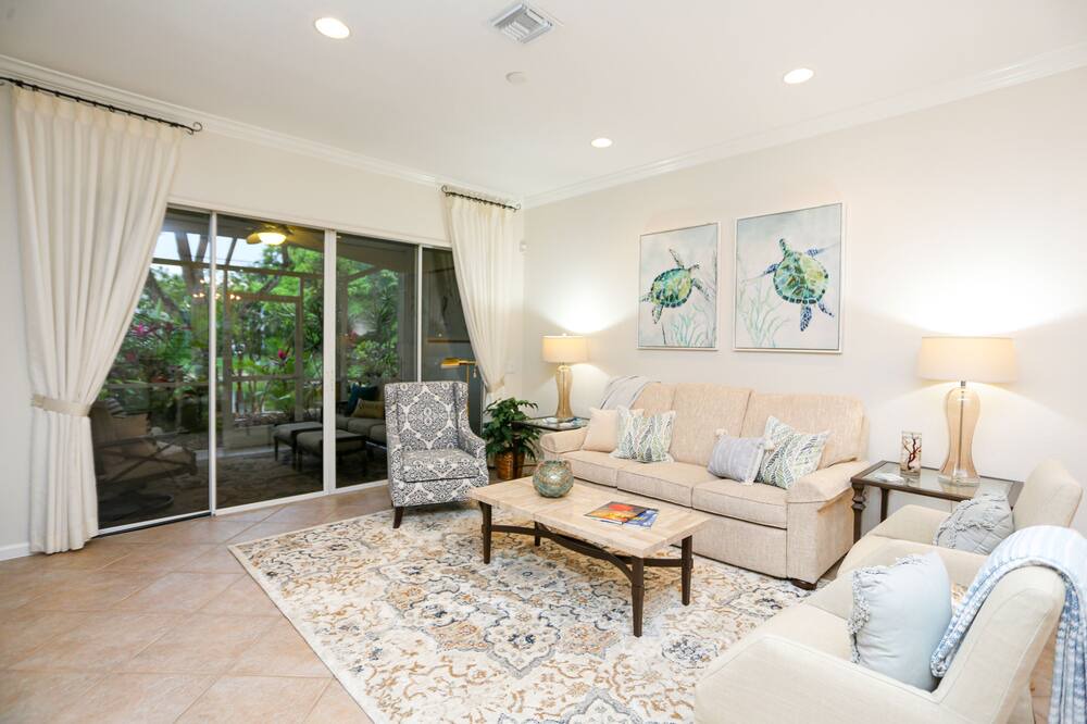 Photo of Livingroom in Naples