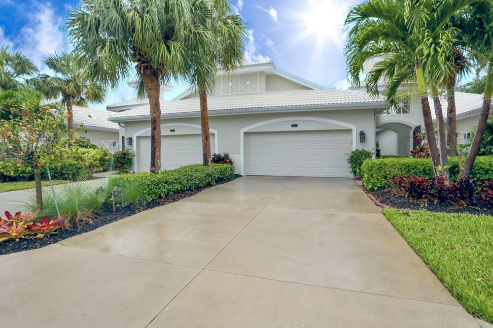 Photo of Outdoor in Naples