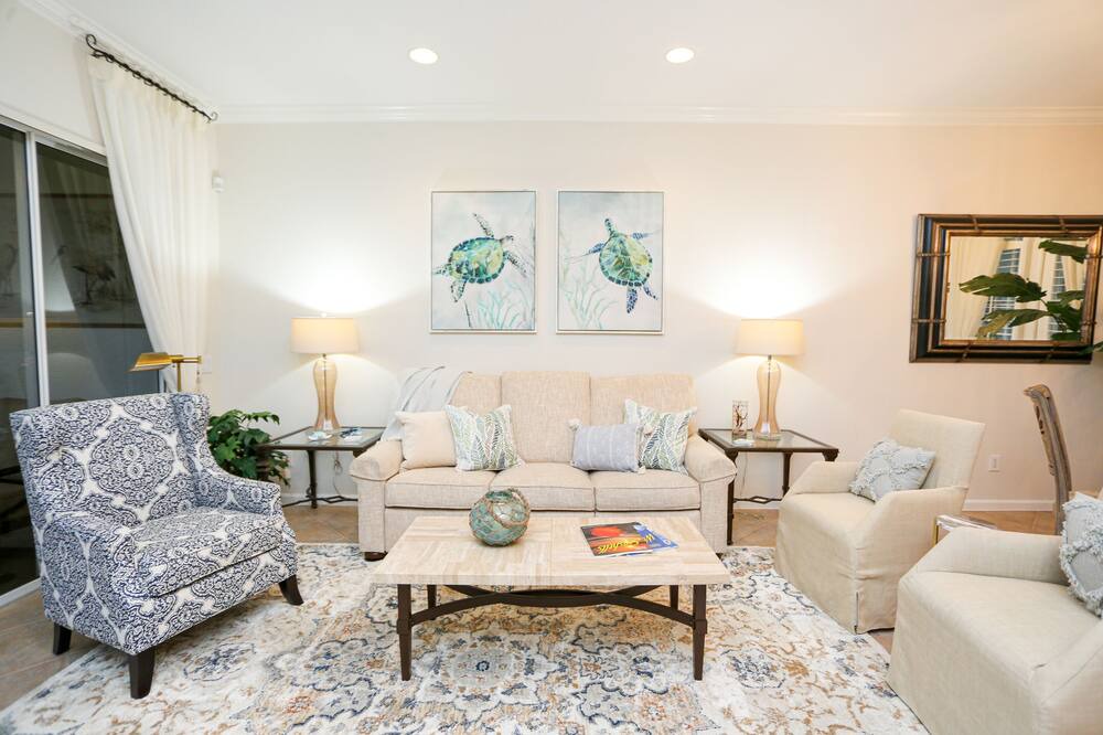 Photo of Livingroom in Naples