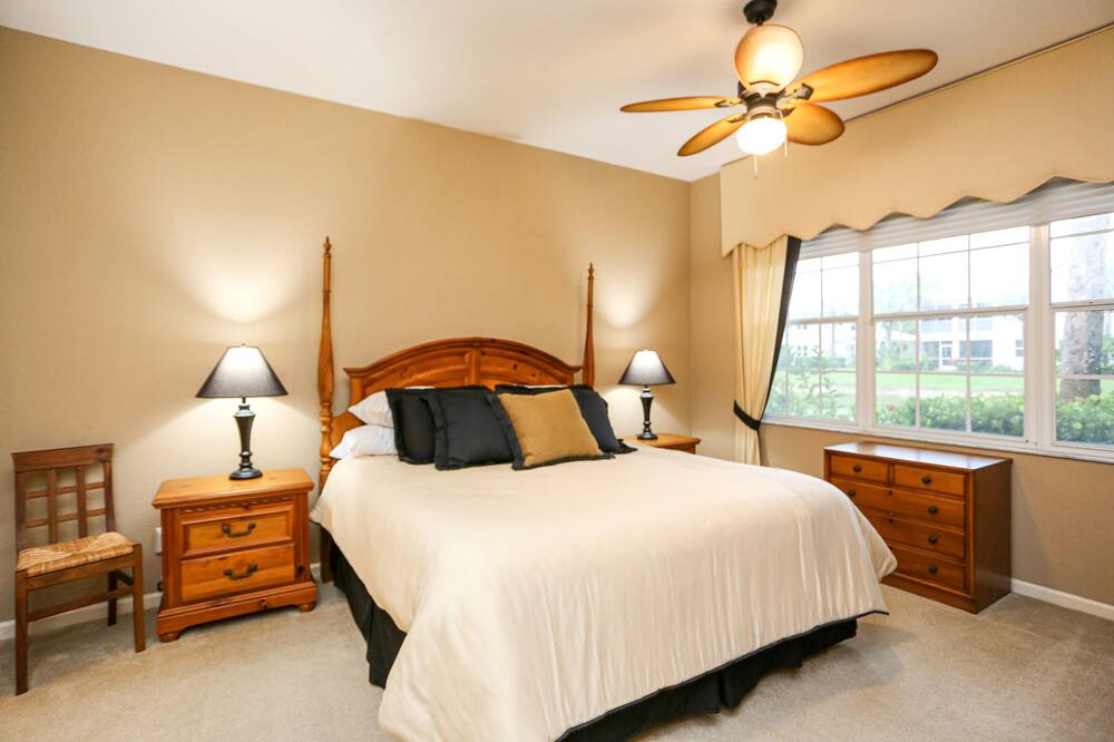 Photo of Bedroom in Naples