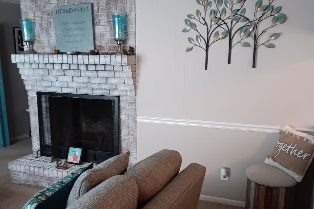 Photo of Livingroom in Lumberton