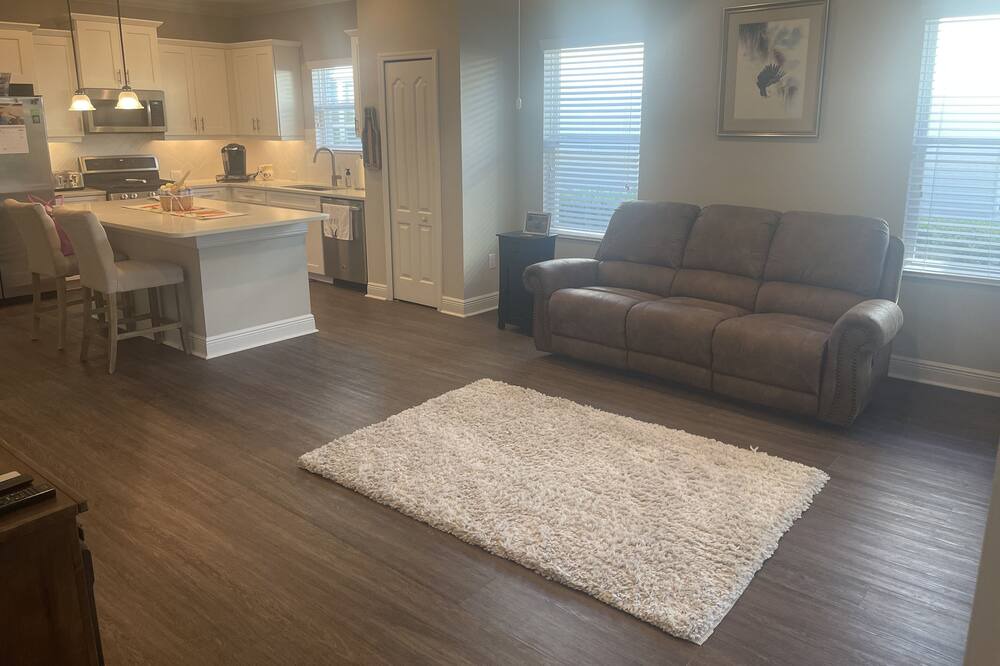 Photo of Livingroom in Fish Hawk