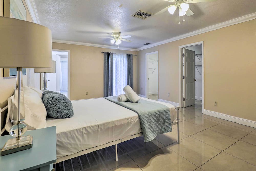 Photo of Bedroom in Valrico