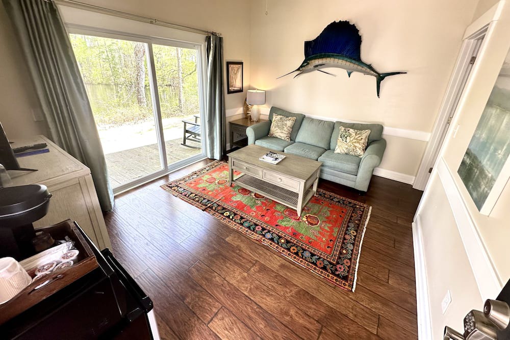 Photo of Livingroom in Elizabethtown