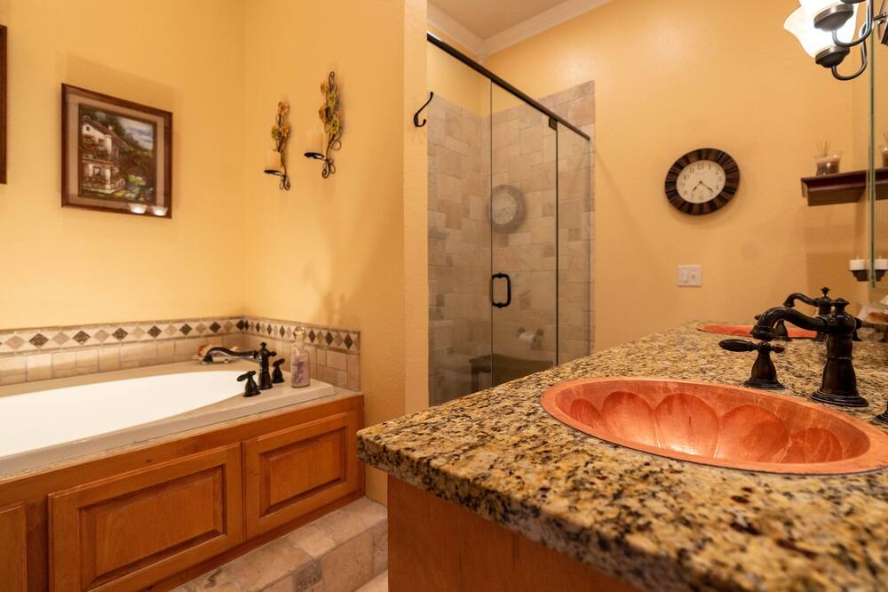 Photo of Bathroom in Glenville