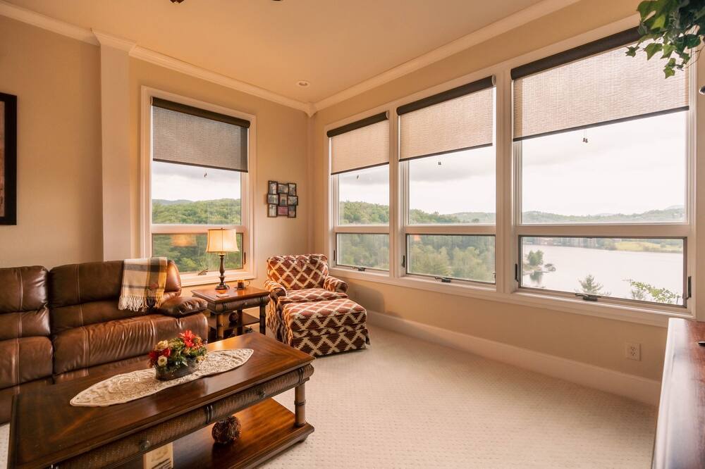 Photo of Livingroom in Glenville