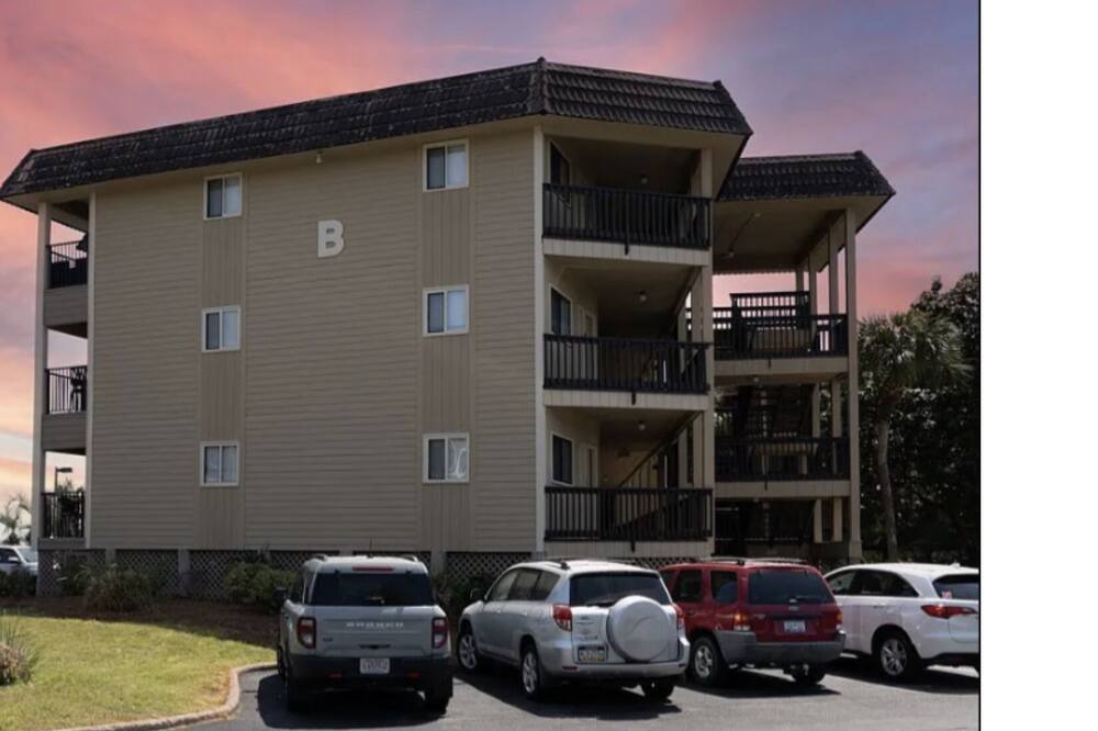 Photo of Outdoor in Folly Field