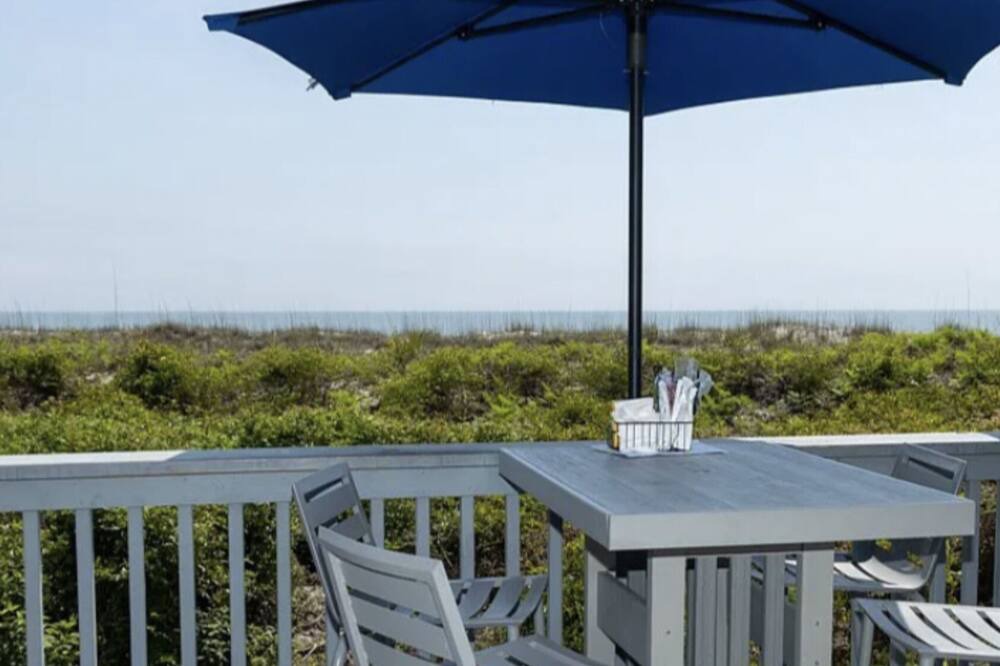 Photo of Outdoor in Folly Field