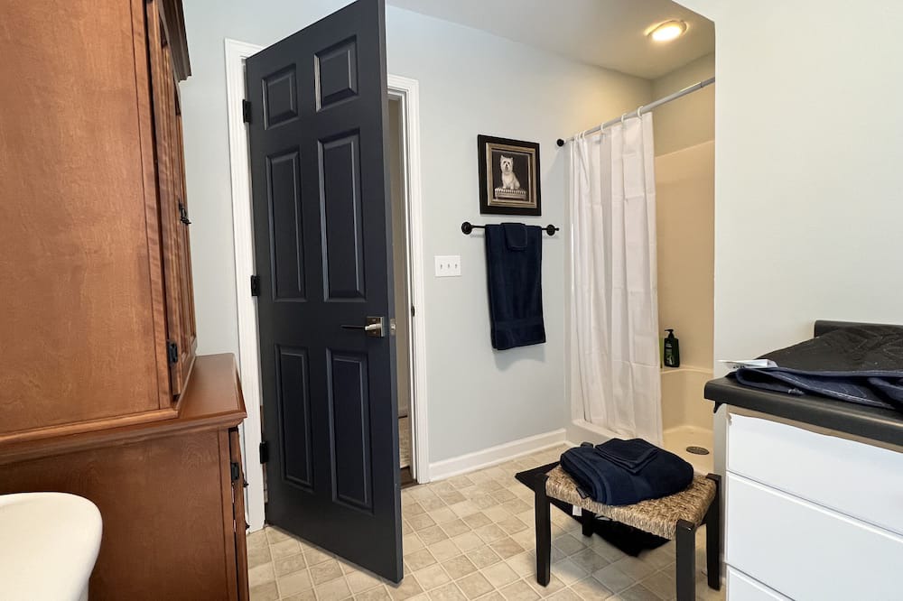 Photo of Bathroom in Sunset