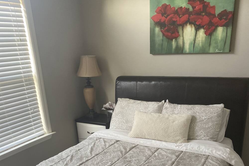 Photo of Bedroom in Hahira