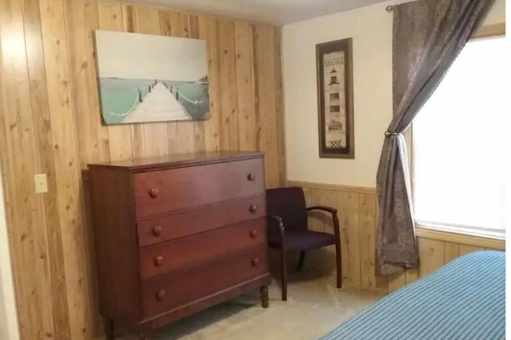 Photo of Bedroom in Townville