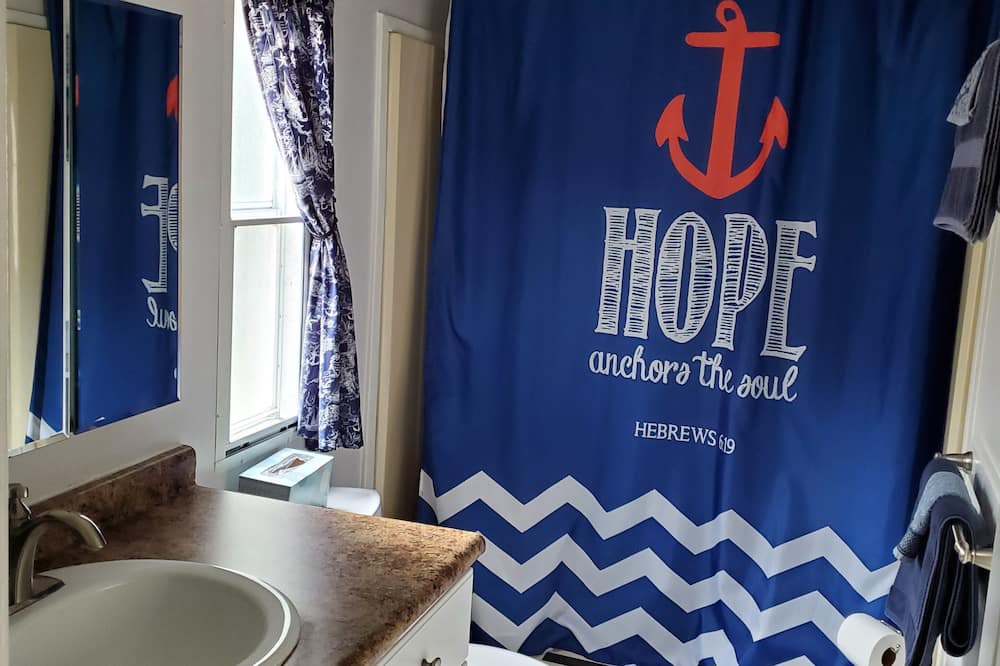 Photo of Bathroom in Townville