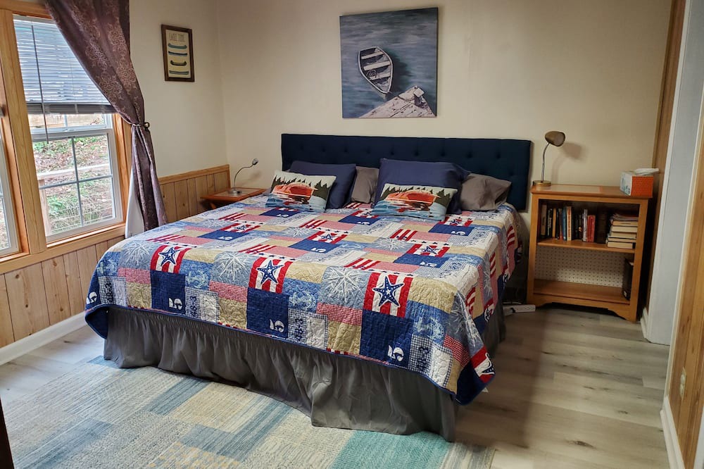 Photo of Bedroom in Townville