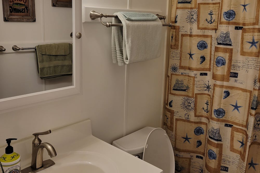 Photo of Bathroom in Townville
