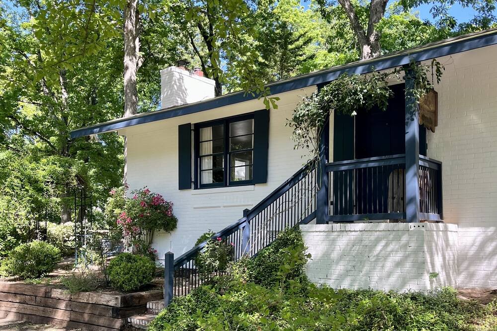 Photo of Outdoor in Greenville