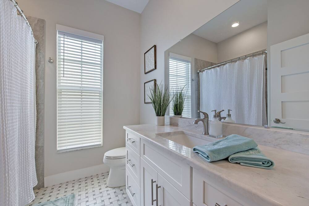 Photo of Bathroom in Lely Golf Estates