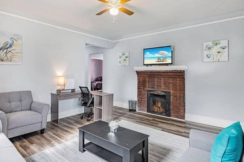 Photo of Bedroom in Midtown