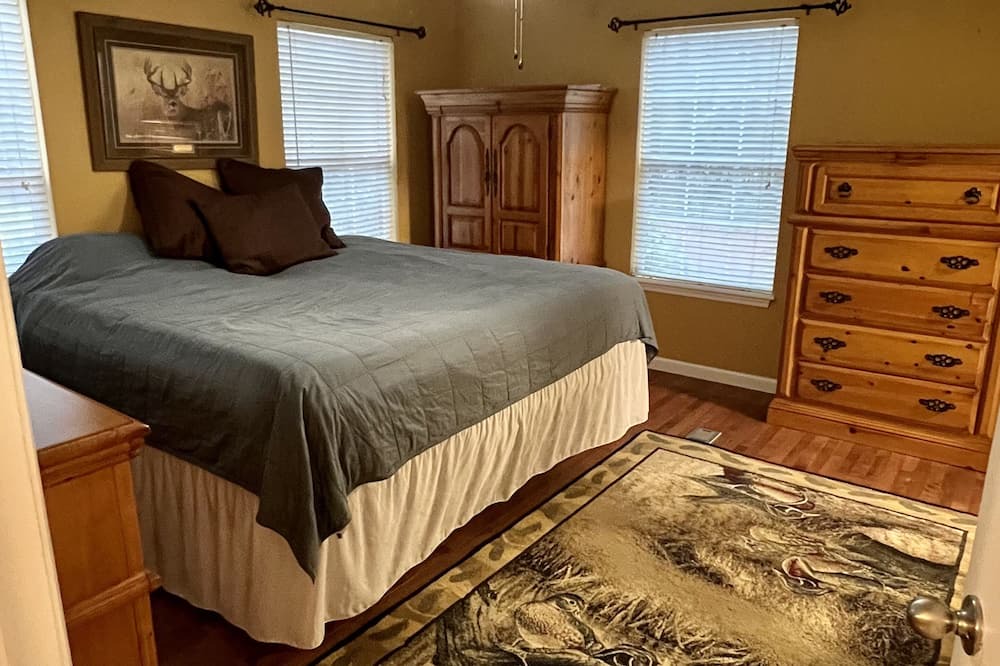 Photo of Bedroom in Adams Run