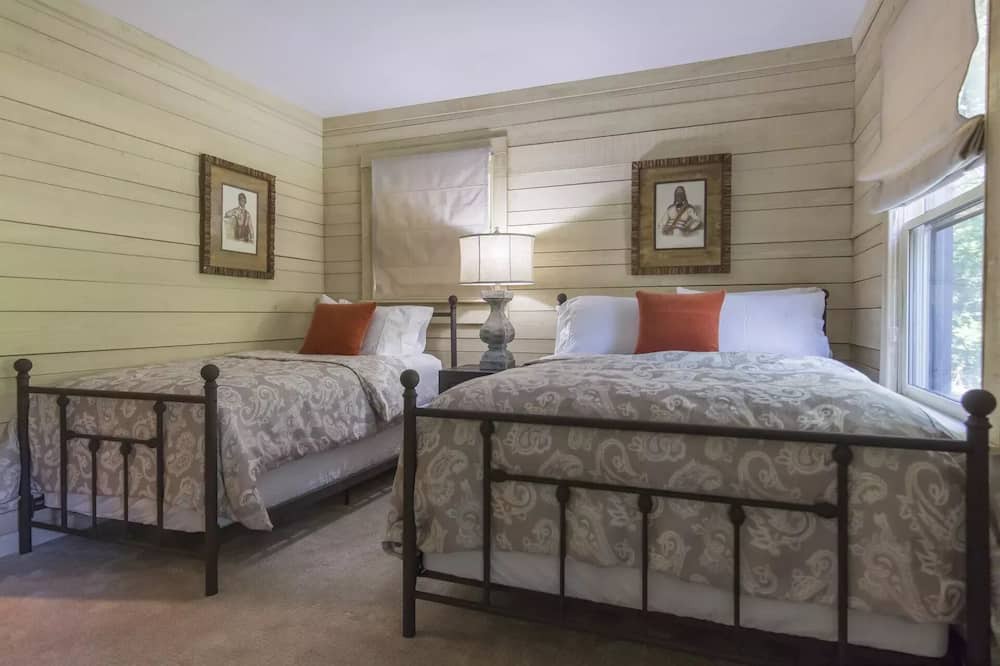 Photo of Bedroom in Hartwell