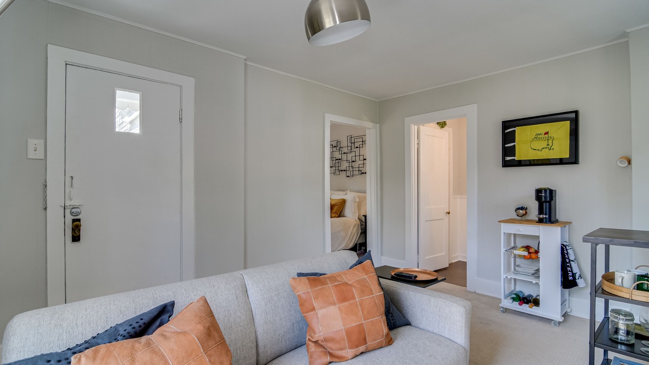 Photo of Livingroom in Midtown