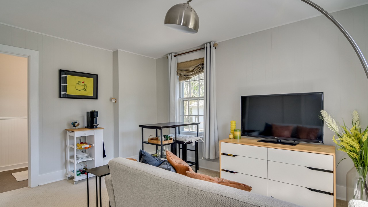 Photo of Livingroom in Midtown