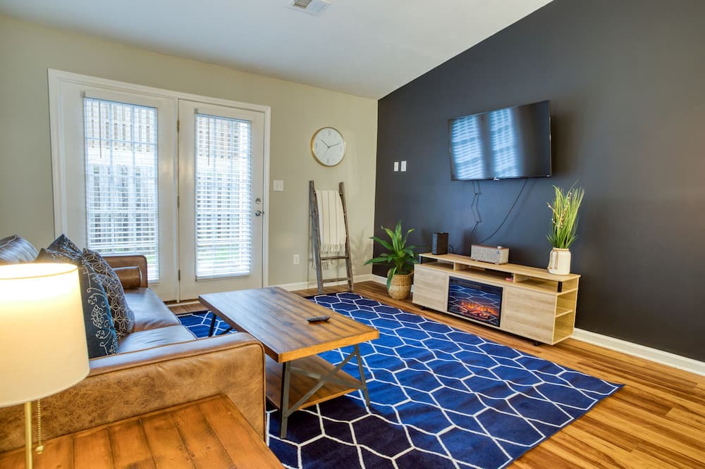 Photo of Livingroom in Evans
