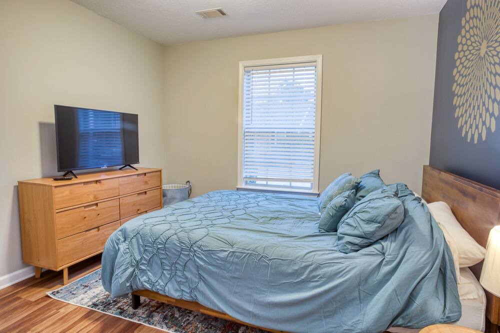 Photo of Bedroom in Evans