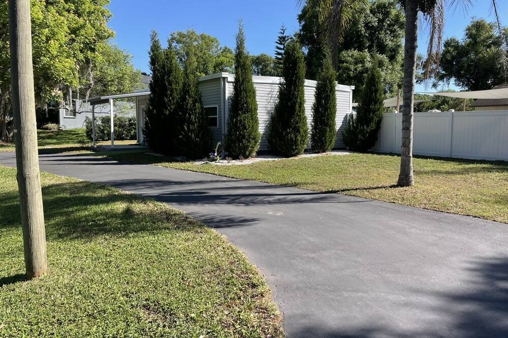 Photo of Outdoor in Lake Padgett Estates