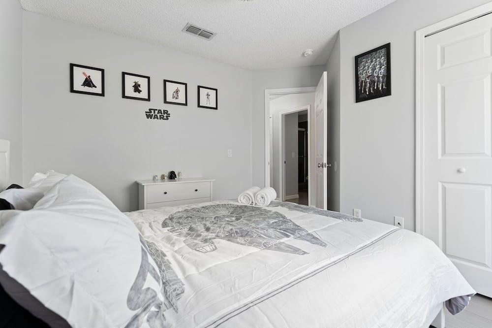 Photo of Bedroom in Seasons