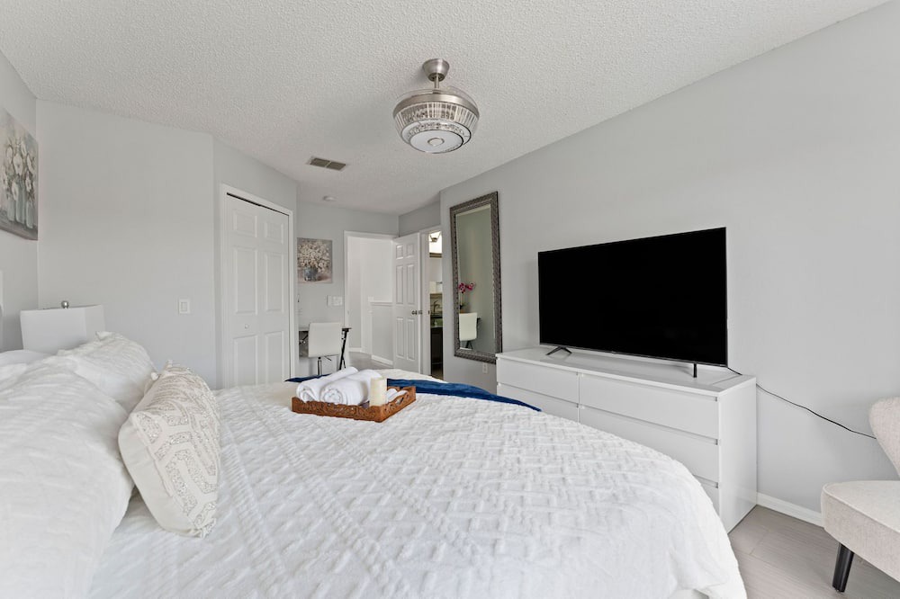 Photo of Bedroom in Seasons