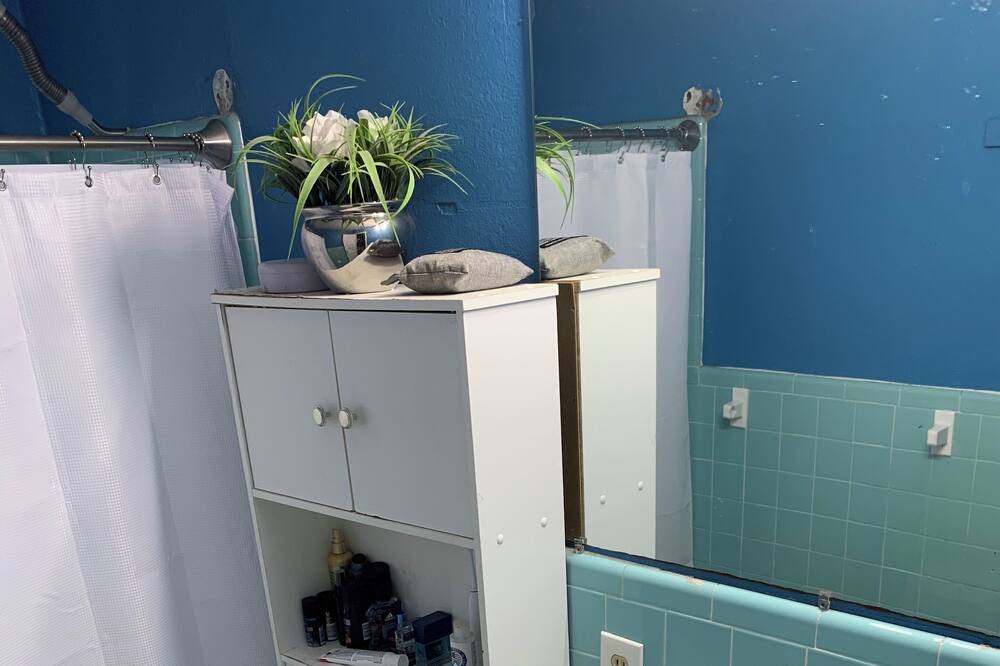 Photo of Bathroom in Colonialtown South
