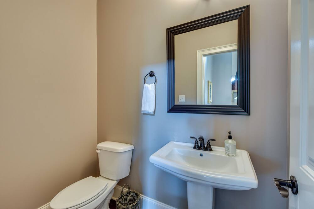Photo of Bathroom in Toccoa