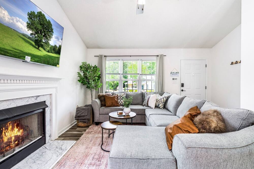 Photo of Livingroom in Holly Springs