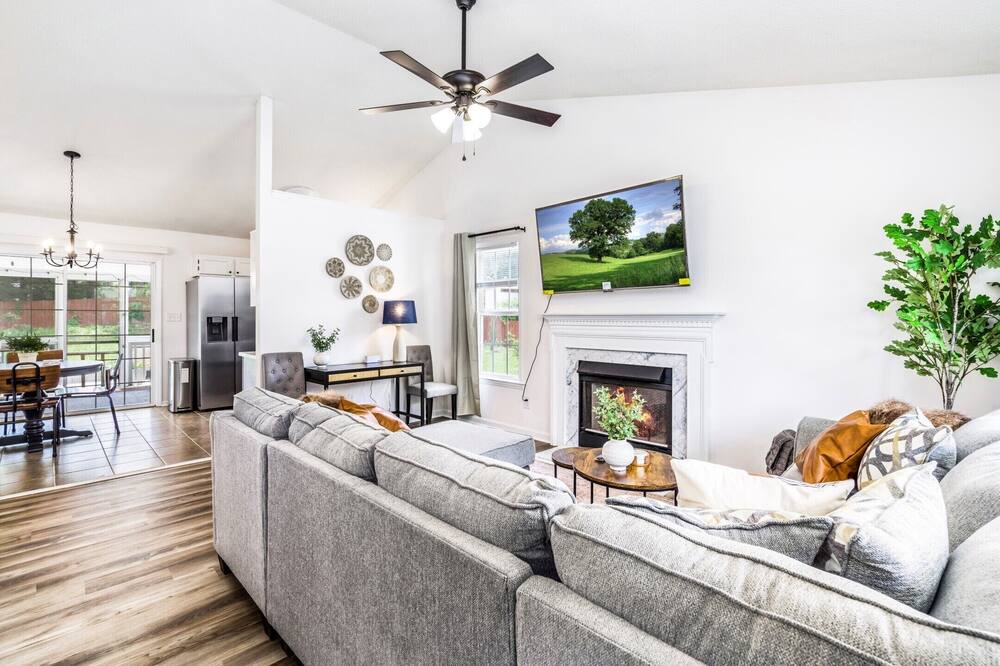 Photo of Livingroom in Holly Springs