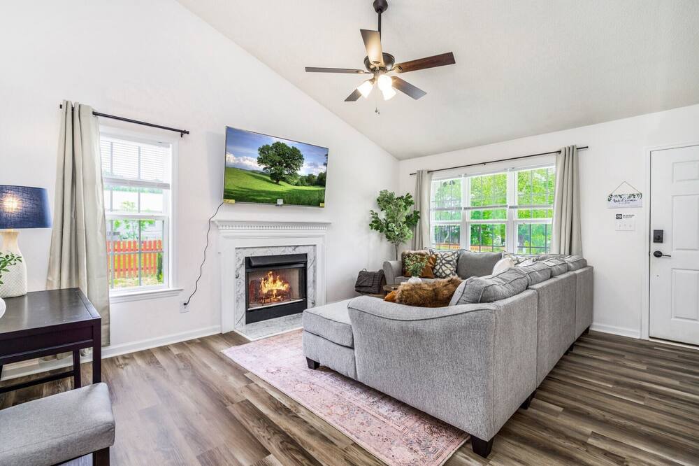 Photo of Livingroom in Holly Springs