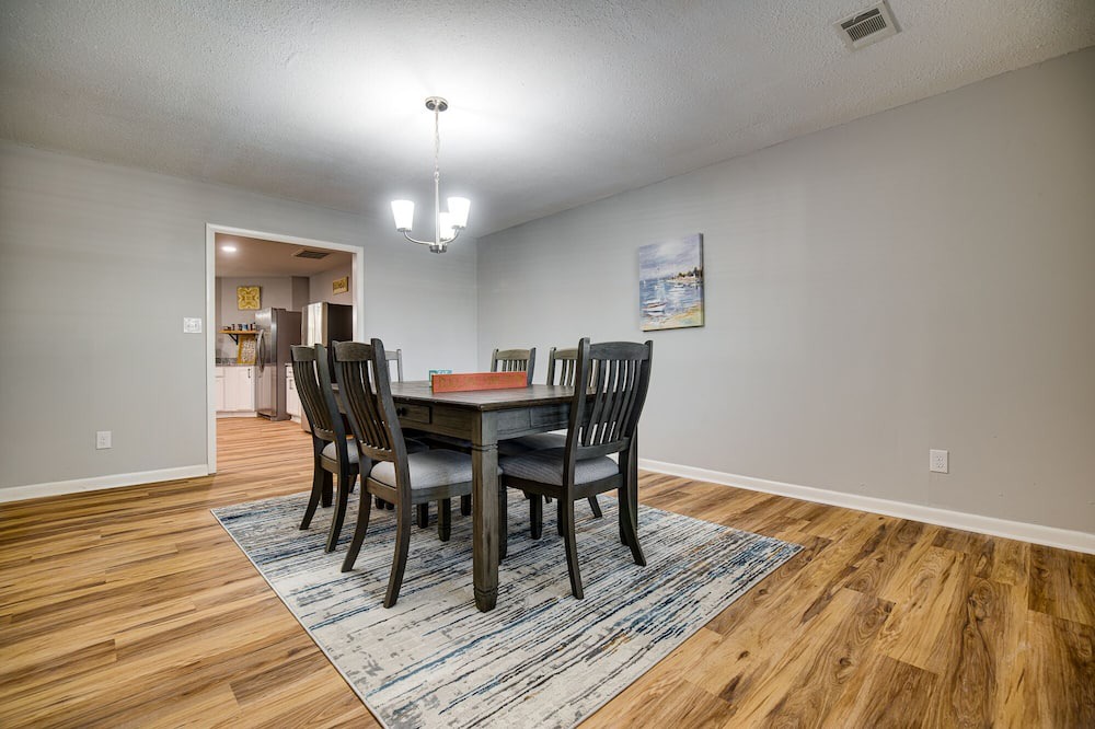Photo of Bedroom in Colonial Oaks