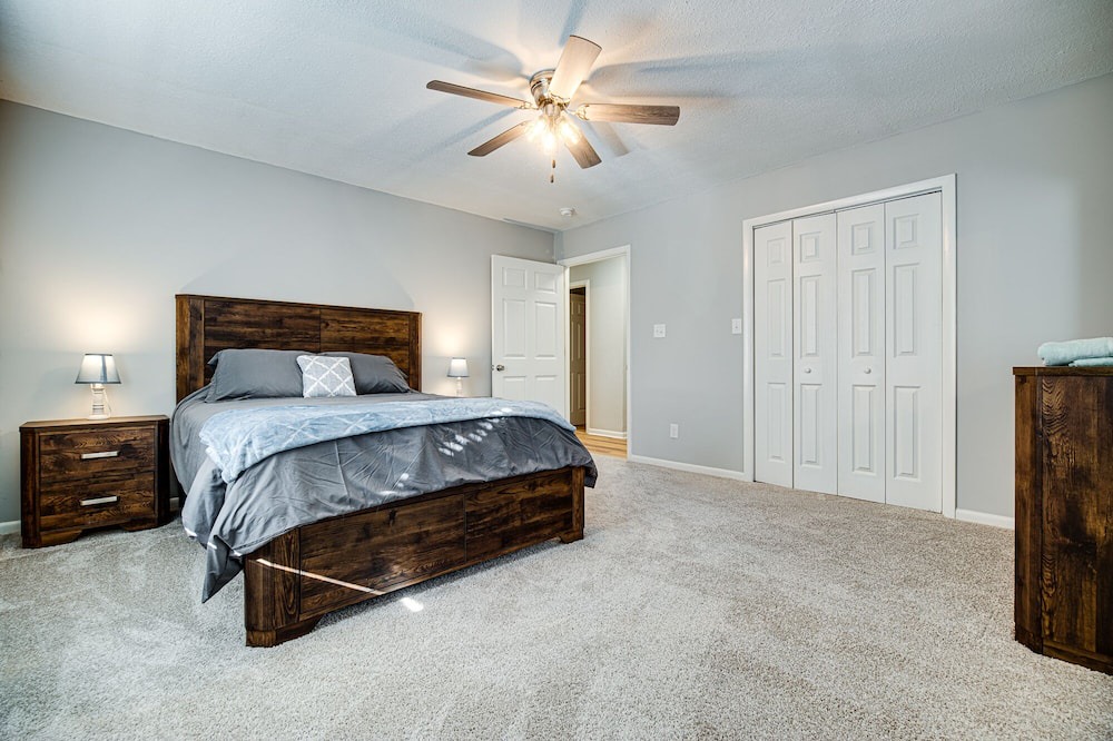 Photo of Bedroom in Colonial Oaks