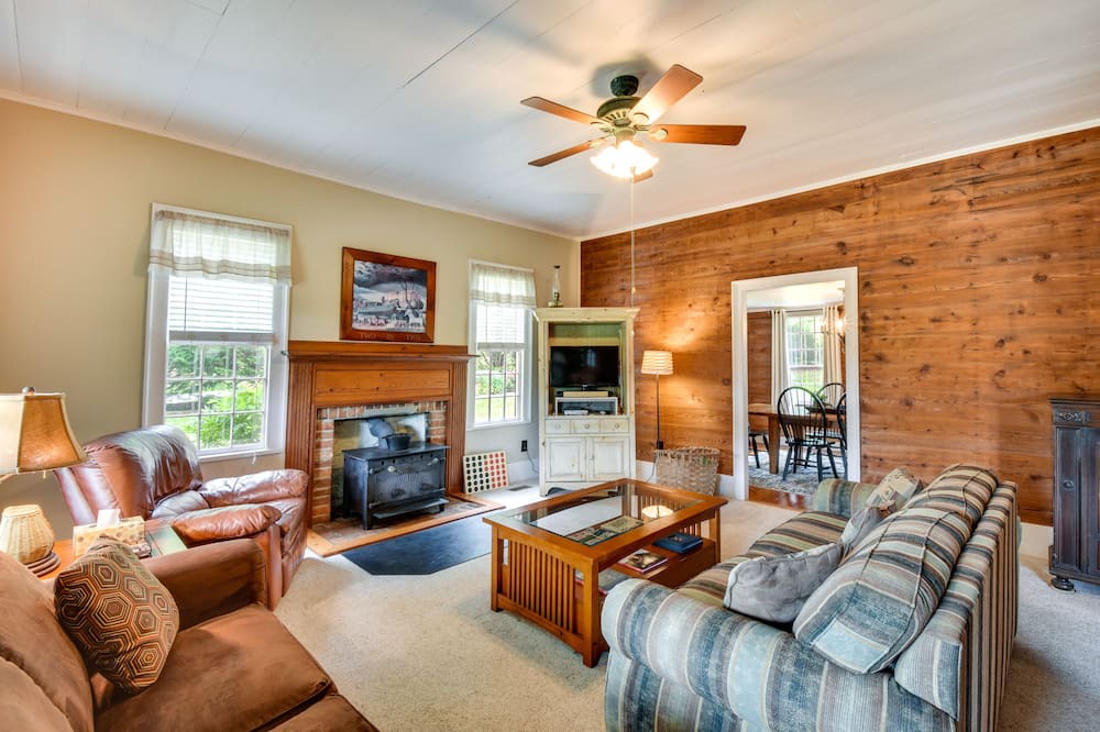 Photo of Livingroom in Mountain Rest
