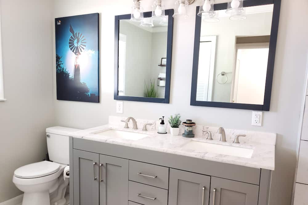 Photo of Bathroom in Vidalia