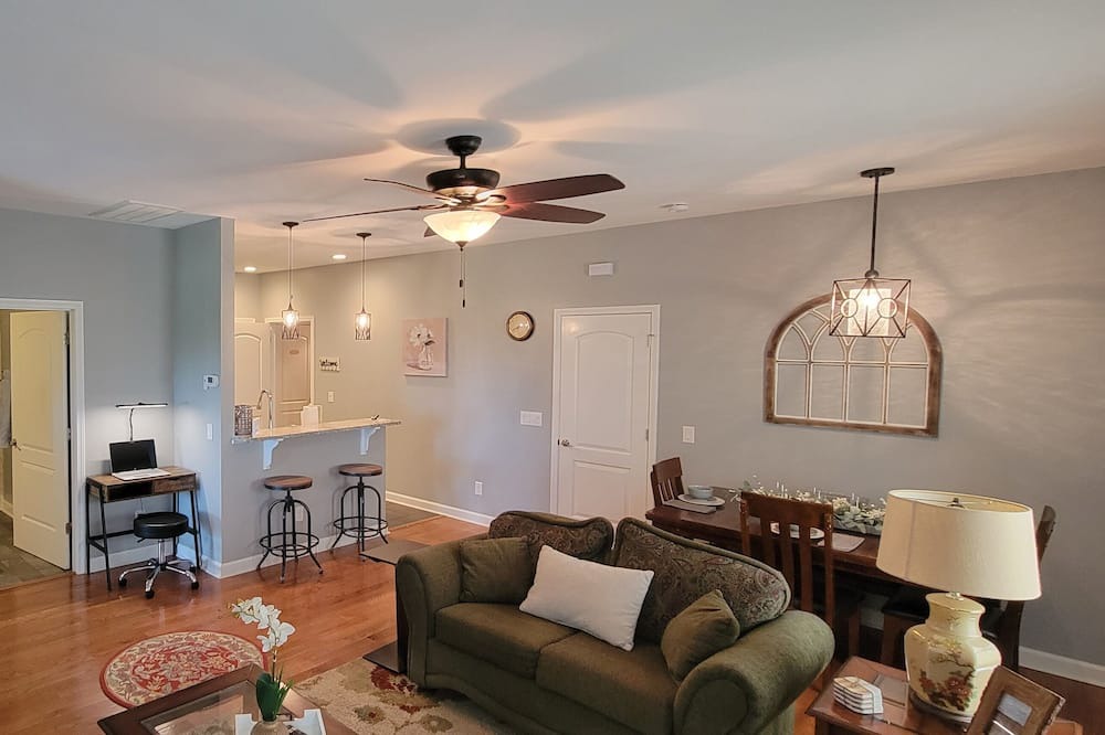 Photo of Livingroom in Sumter County