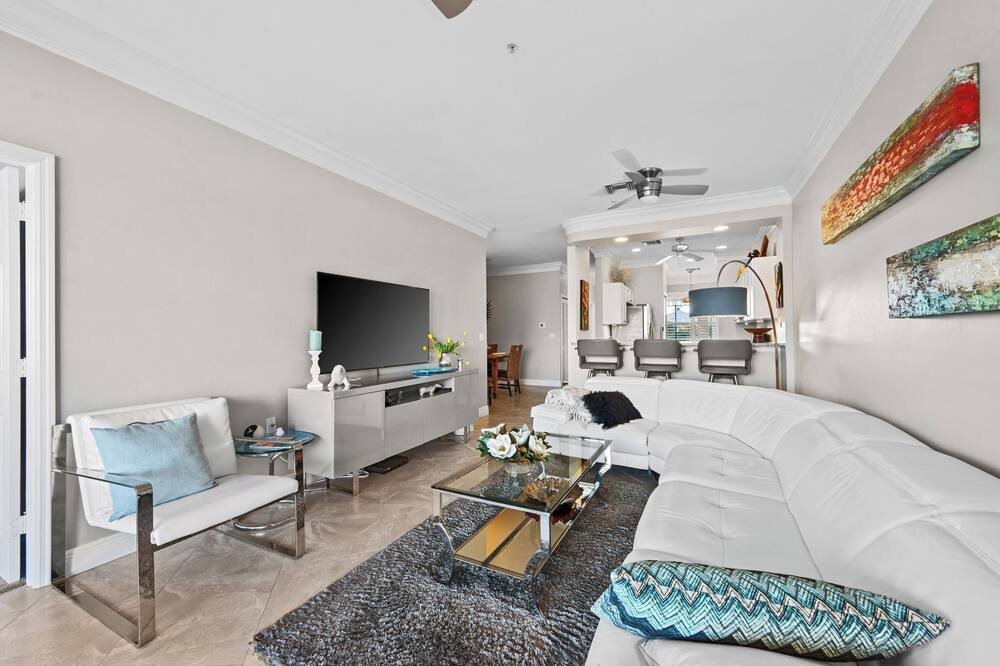 Photo of Livingroom in Naples
