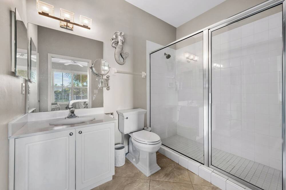 Photo of Bathroom in Naples