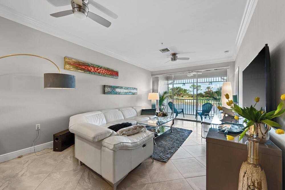 Photo of Livingroom in Naples