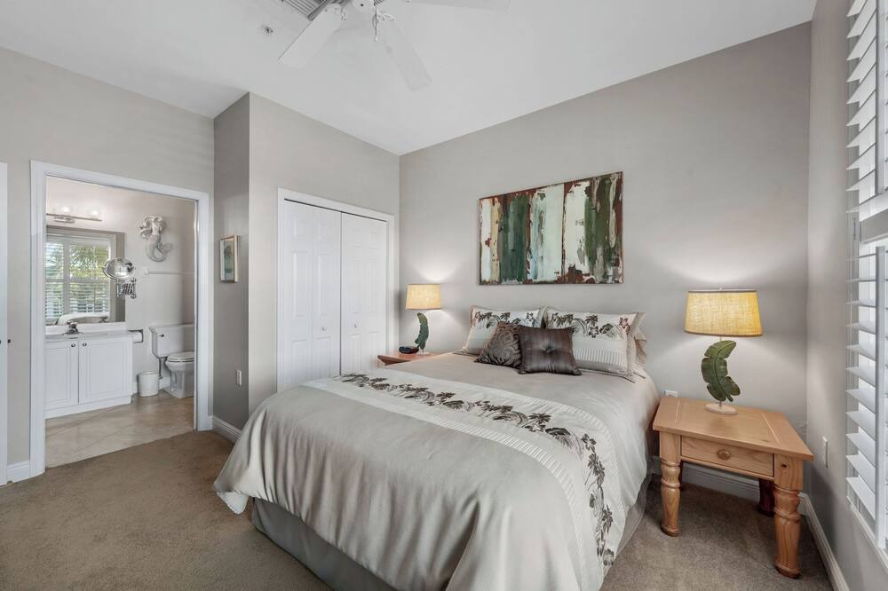 Photo of Bedroom in Naples