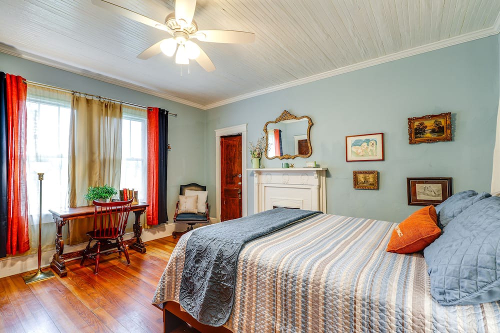 Photo of Bedroom in Society Hill