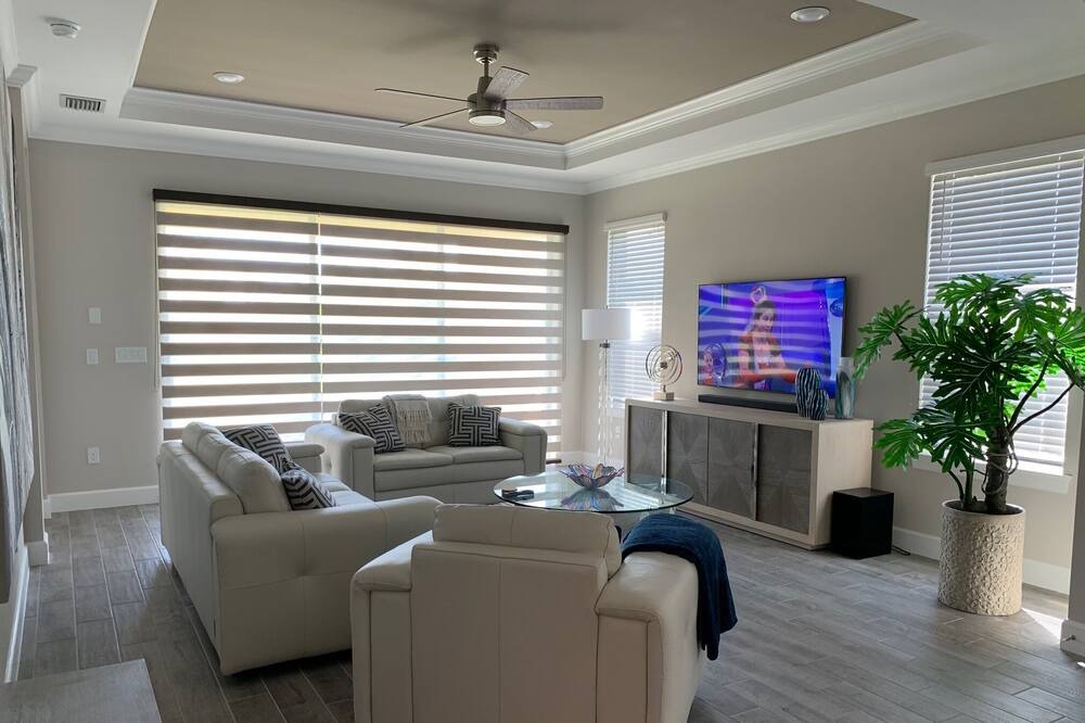 Photo of Livingroom in Naples