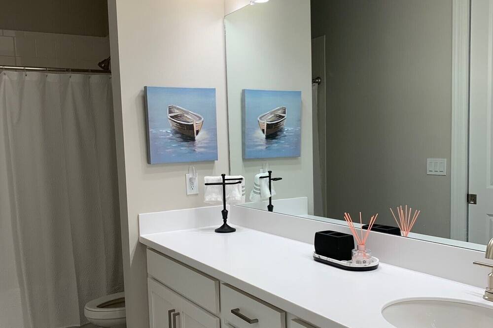 Photo of Bathroom in Naples